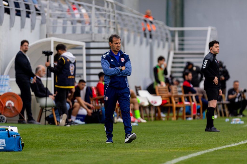 Fernando Batista aclara las dudas de Costa Rica previo a juego ante Curazao